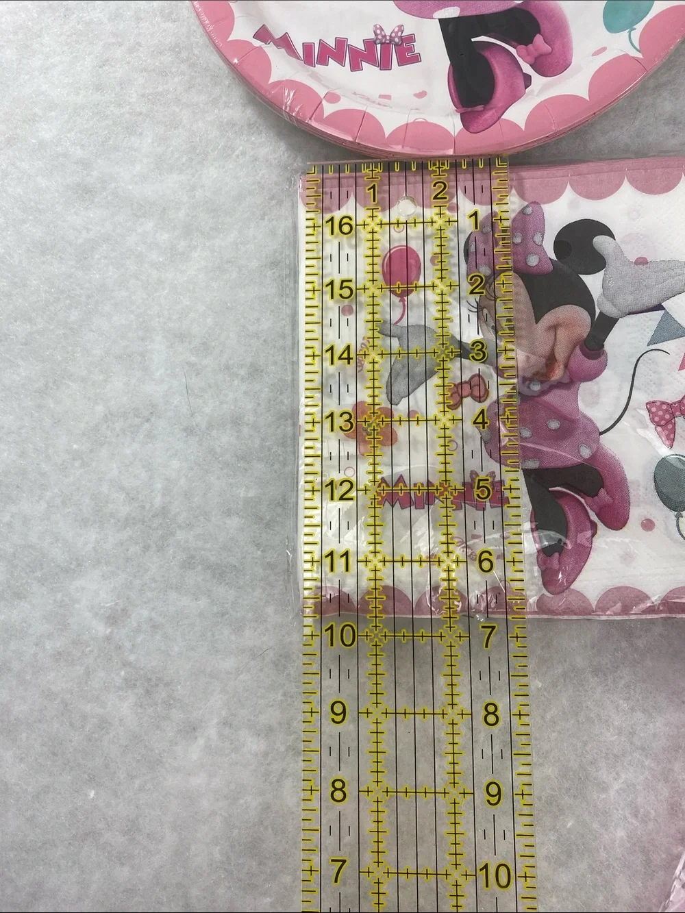 Disney Minnie Mouse Pink Party Tableware Set